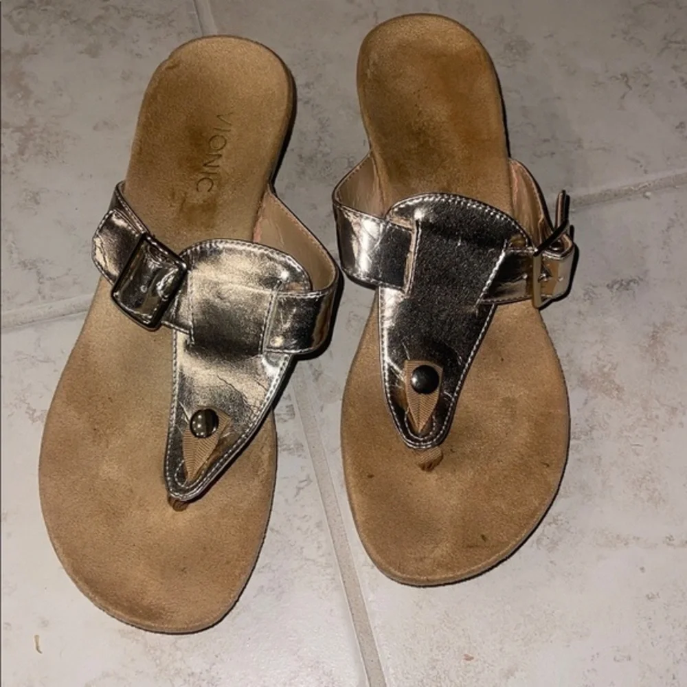 Vionic  Ginger Sandals Gold Wedge Thong Slip Ons Womens Size US 9